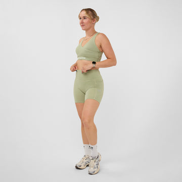 ELEVATE RUNNING SHORT SAGE GREEN