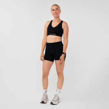 Performance short black
