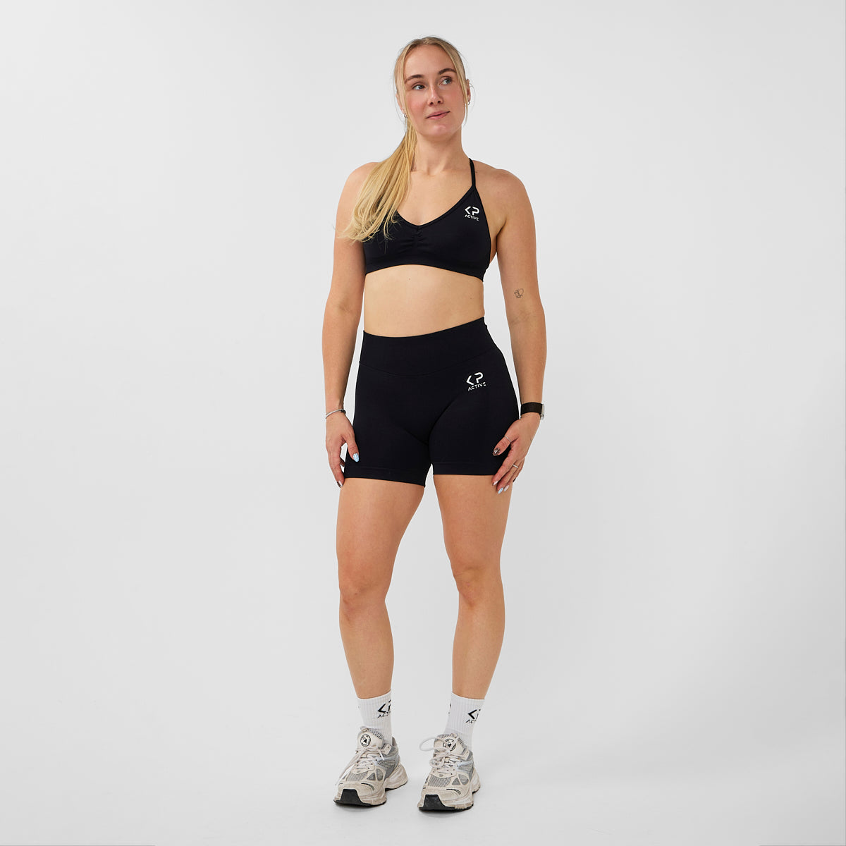 CLASSIC SHORT BLACK